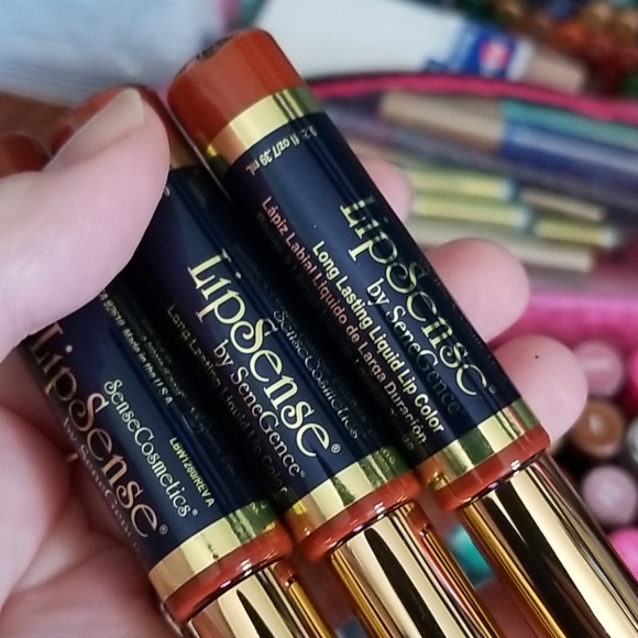 LipSense Limited Edition Brick - Picture 3 of 3